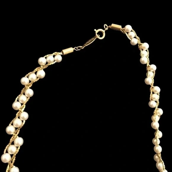 Vintage Faux Pearl Necklace - Picture 2 of 7